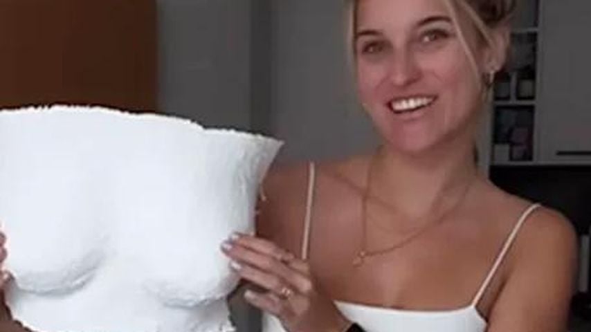Verrücktes Selbstexperiment? Sandra Janina gipst Brüste ein!