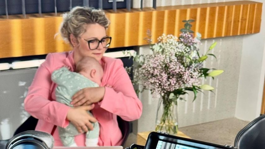 Neu-Mama Sandra Köhldorfer gewährt private Dreh-Einblicke