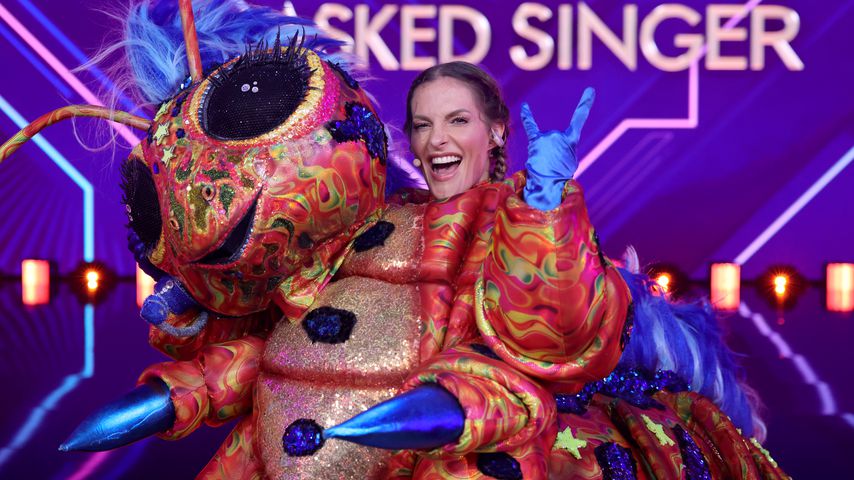 Sandy Mölling als Raupe Resi bei "The Masked Singer"