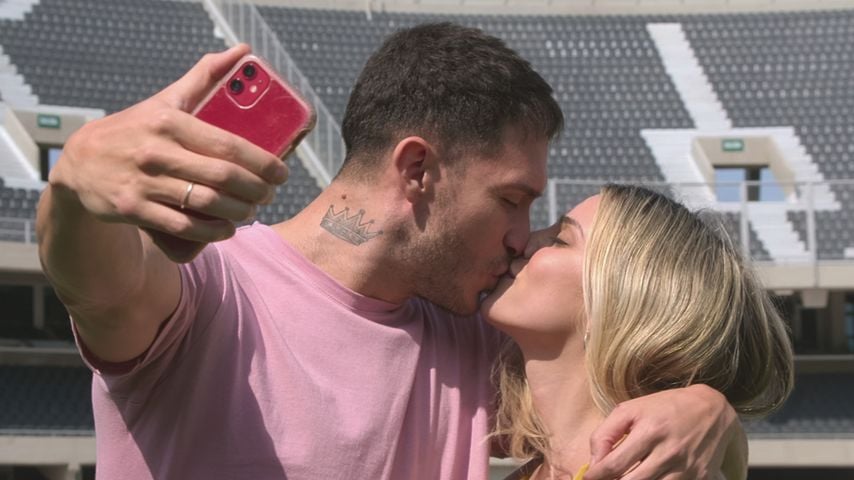 Santiago Martínez und Emily Ceco bei "Love Is Blind: Argentinien" 2024