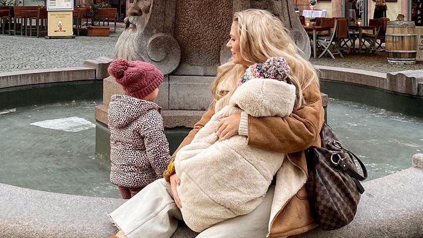 Sara Kulka mit ihren Töchtern