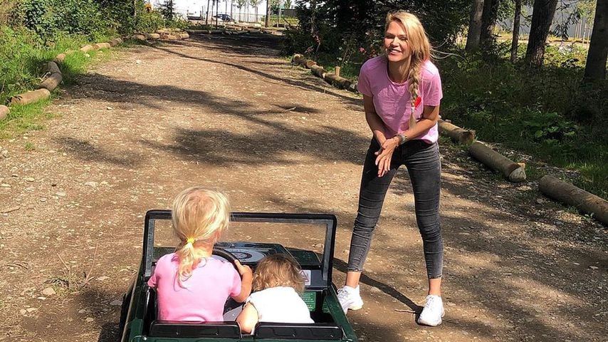 Sara Kulka mit ihren Töchtern Matilda und Annabel