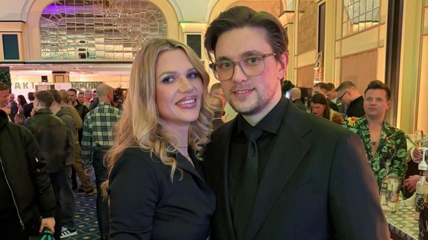 Debüt bei Dschungelparty: Sara Kulka ist wieder vergeben