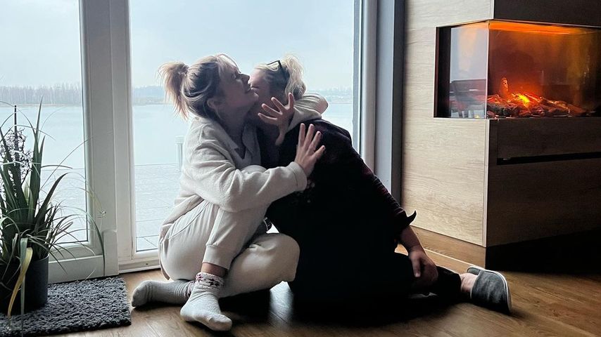 Sara Kulka und ihre Mutter im Dezember 2022