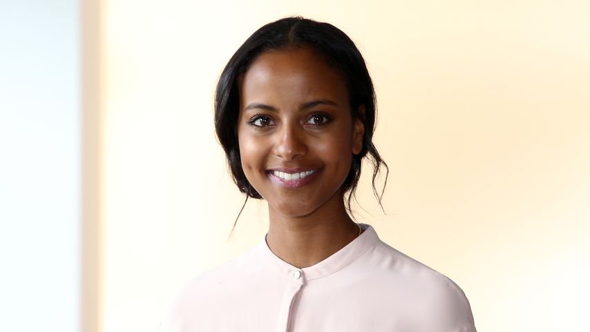 Geburt des Babys beeinflusste Sara Nurus Hochzeitskleid-Wahl