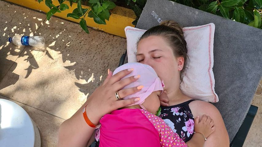 Sarafina Wollny mit ihrer Nichte Cataleya im Urlaub