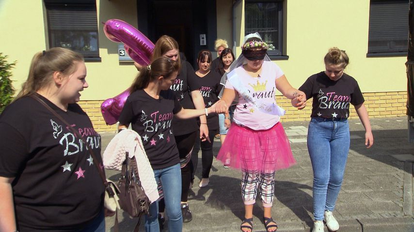 Sexy Dance-Stunde: Wilde Braut-Party bei Sarafina Wollny