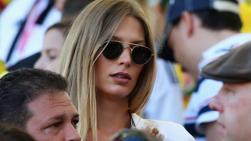 Hübsche Pose: Sarah Brandner verzaubert in Paris