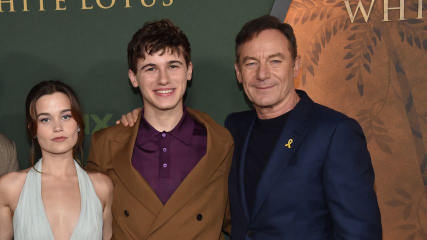 Sarah Catherine Hook, Sam Nivola und Jason Isaacs, "The White Lotus"-Darsteller