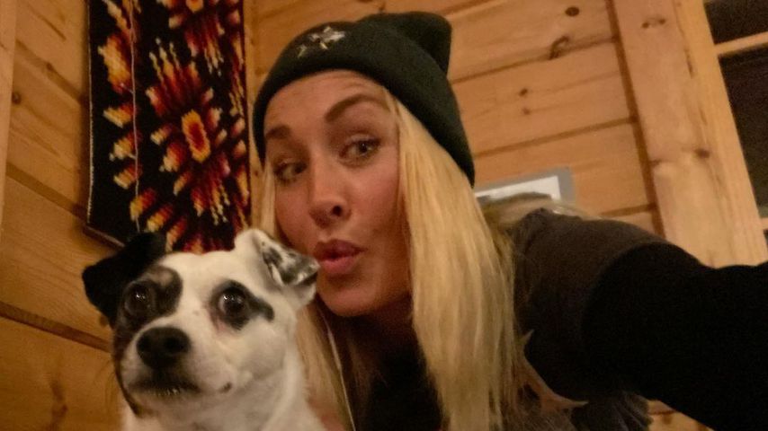 Sarah Connor mit einem Hund, Dezember 2020