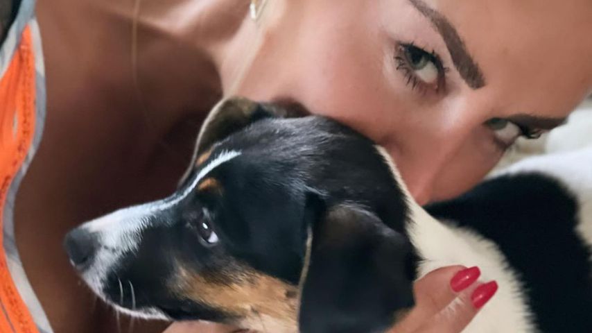 Sarah Connor mit ihrem Hund Johnny im Juli 2021