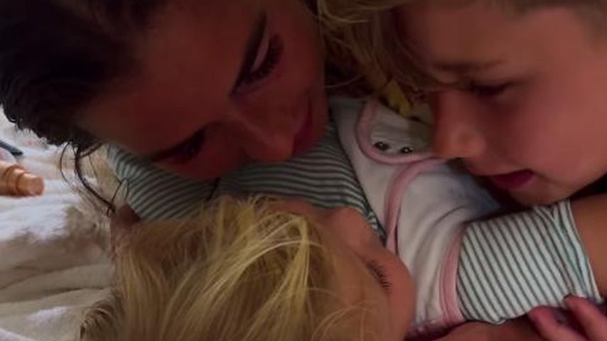 Sarah Engels mit ihren beiden Kindern