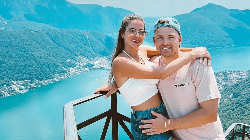 Sarah Engels mit ihrem Mann Julian in der Schweiz