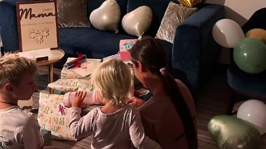 Sarah Engels mit ihren beiden Kindern