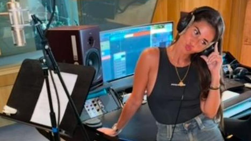 Sarah Engels im Tonstudio