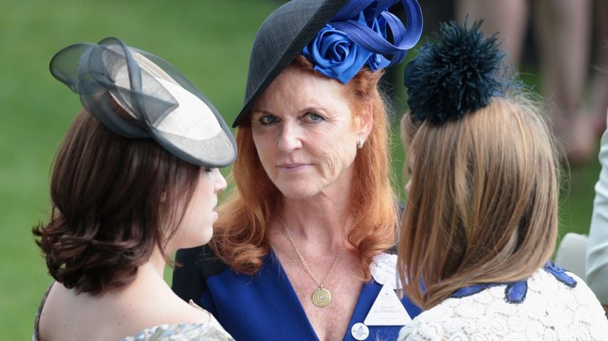 Prinzessin Eugenie, Sarah Ferguson und Prinzessin Beatrice am 19. Juni 2015 in Ascot