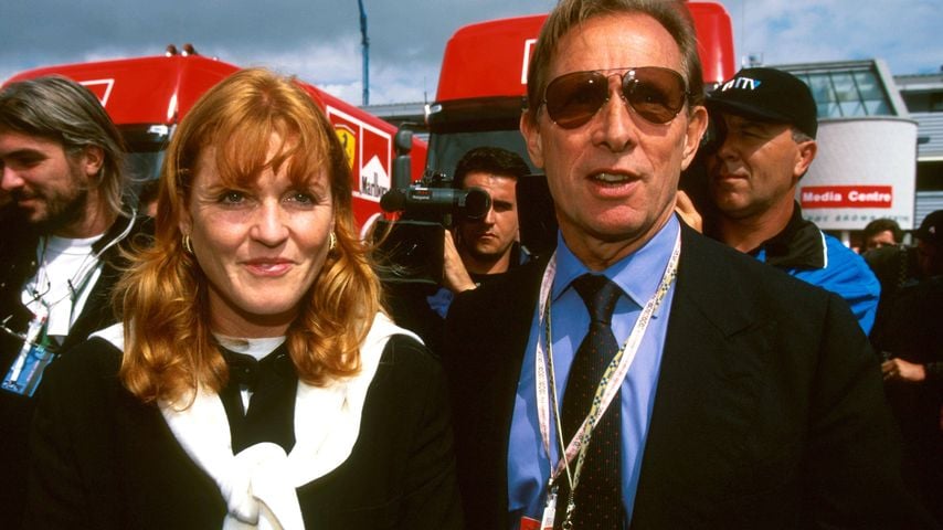 Sarah Ferguson und Paddy McNally beim Großen Preis von Großbritannien in Silverstone, 13. Juli 1997