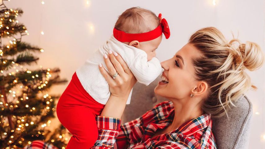 Sarah Harrison mit Baby Kyla