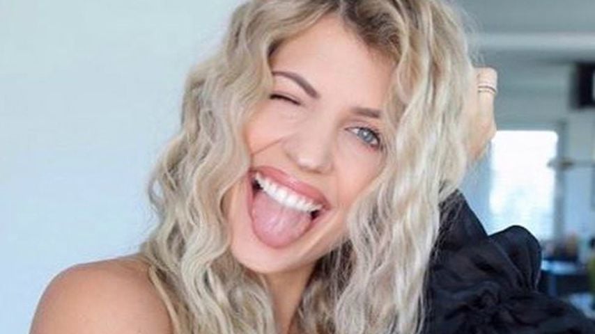 Platinblonde Haare: Sarah Harrison wagt einen neuen Style!