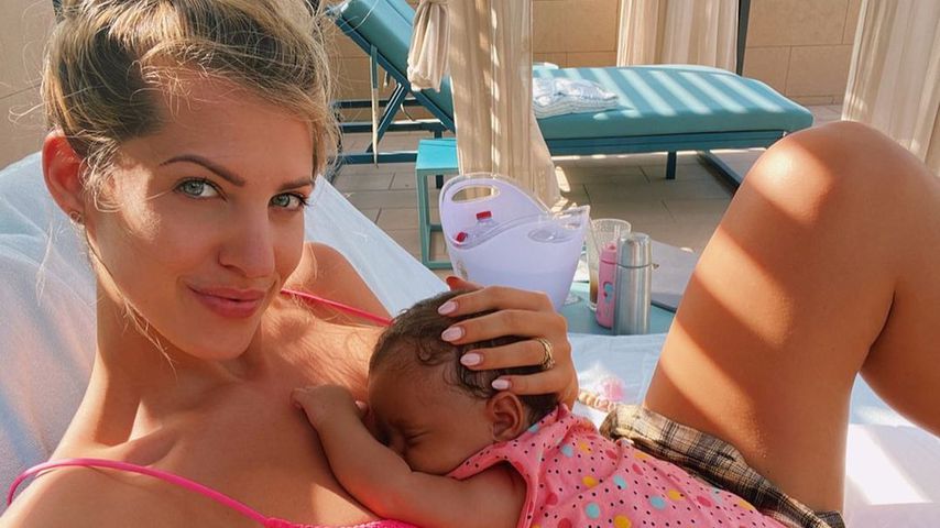 Sarah Harrison und Baby Kyla im Oktober 2020