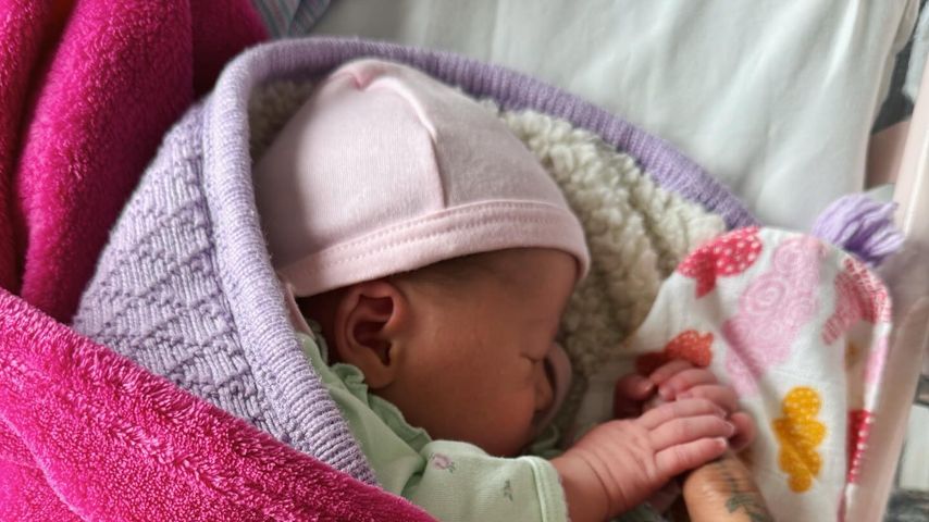 Sarah Harrisons Tochter Alea, 2024