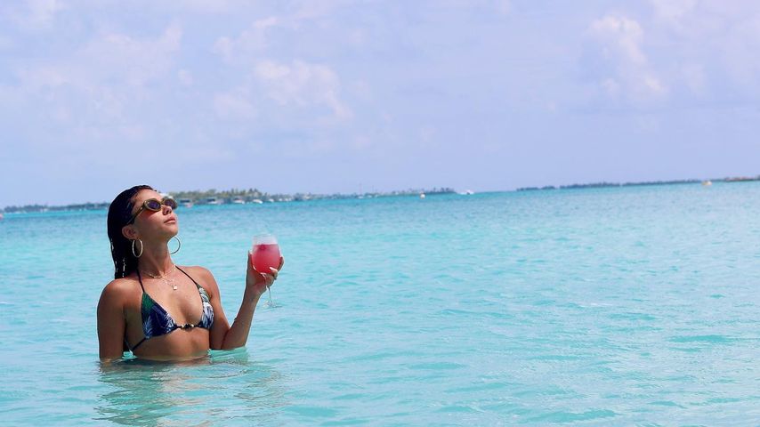 Sarah Hyland auf den Malediven