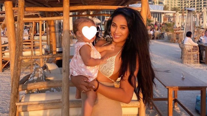 Sarah Joelle Jahnel mit ihrer Tochter Lia Faé