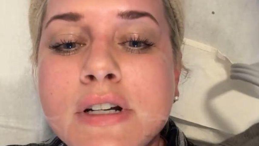 "Speckhals": Sarah Knappik unterzieht sich Beauty-Behandlung
