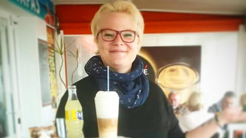 Sarah Liesenhoff, Servicekraft