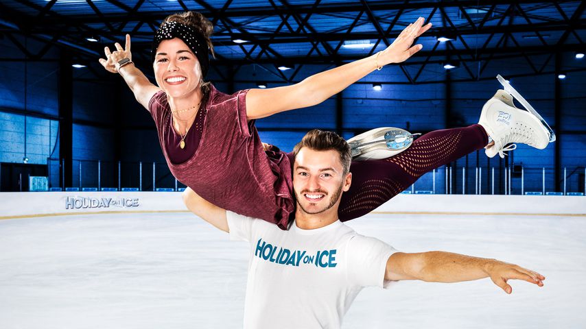 Sarah Lombardi und Joti Polizoakis bei "Holiday on Ice"