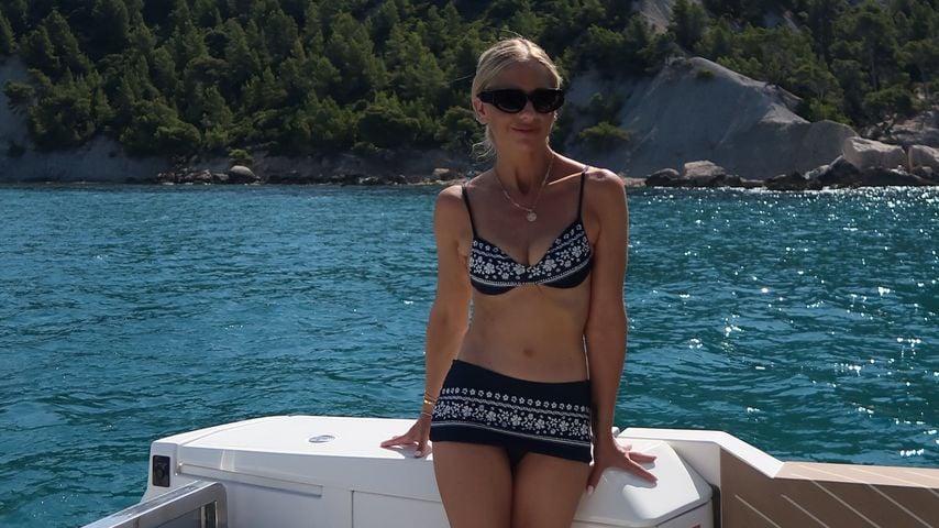 Sarah Michelle Gellar genießt Zeit auf einem Boot in Frankreich, 2026