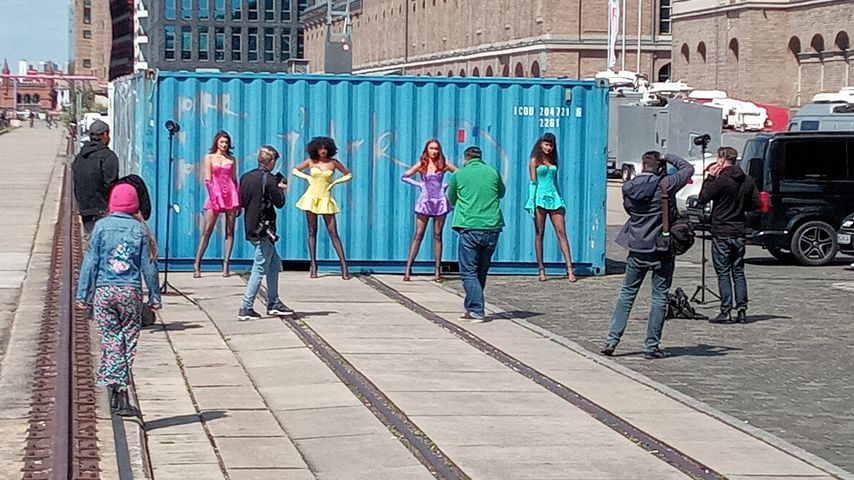 Sarah P., Maureen, Jacky und Lijana beim Final-Shooting von GNTM 2020