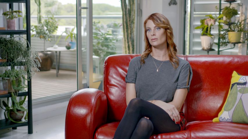 Sarah Ronsome in "Jeffrey Epstein: Stinkreich"