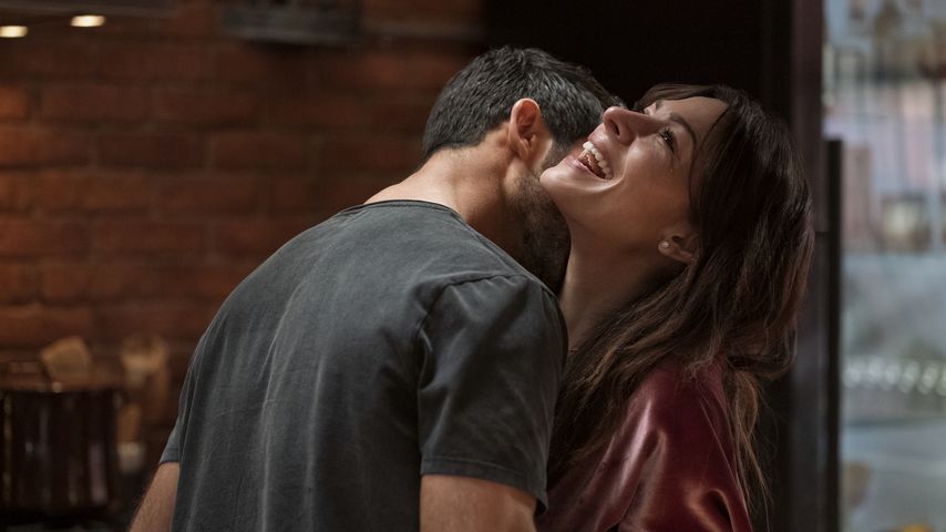 Sarah Shahi in "Sex/Life"-Staffel zwei