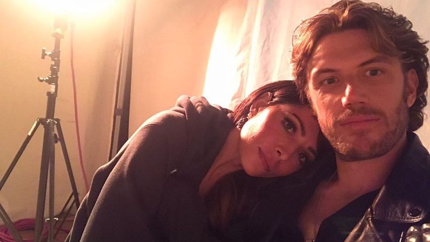 "Sex/Life": Sarah Shahi begeistert von Partner Adam Demos