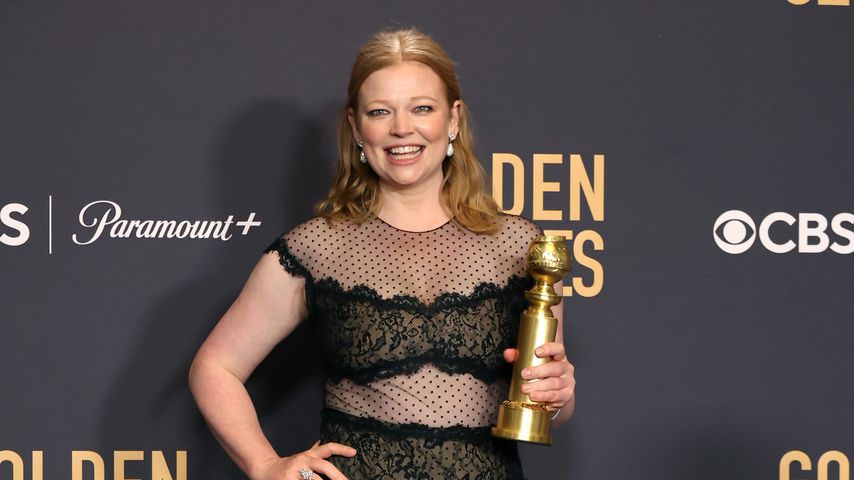 Sarah Snook posiert bei den Golden Globes