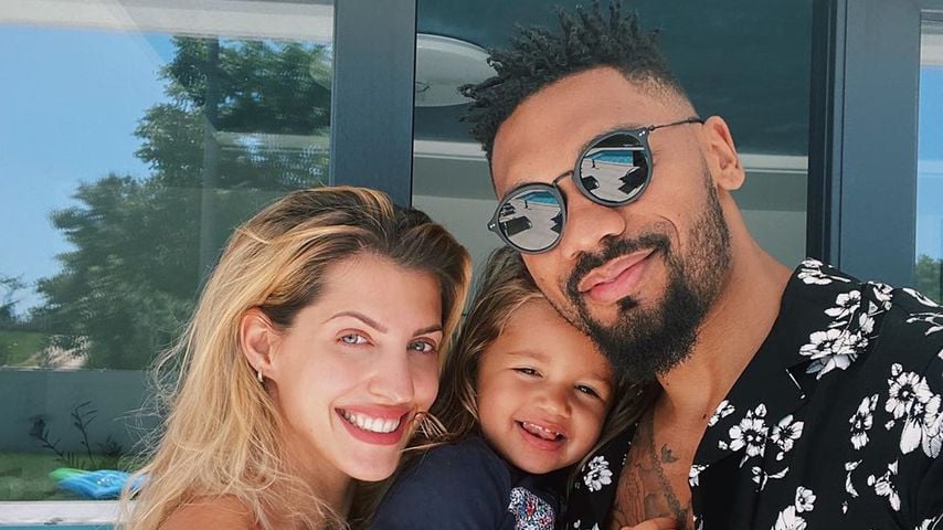 Sarah und Dominic Harrison mit ihrer Tochter Mia Rose