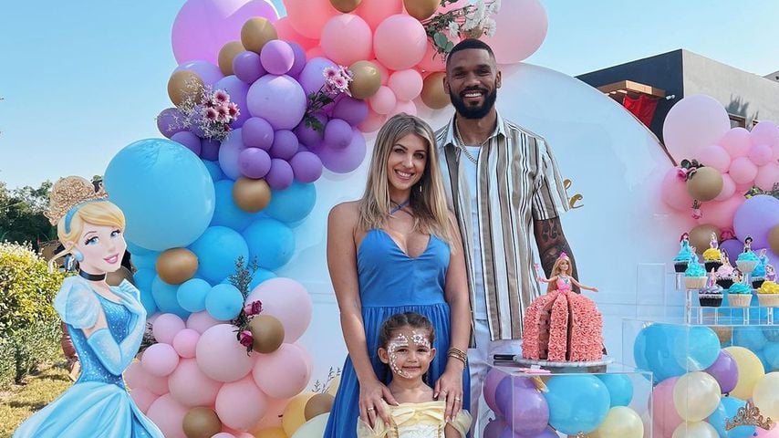 Mit prominenten Gästen: Mia Rose Harrison feiert Geburtstag