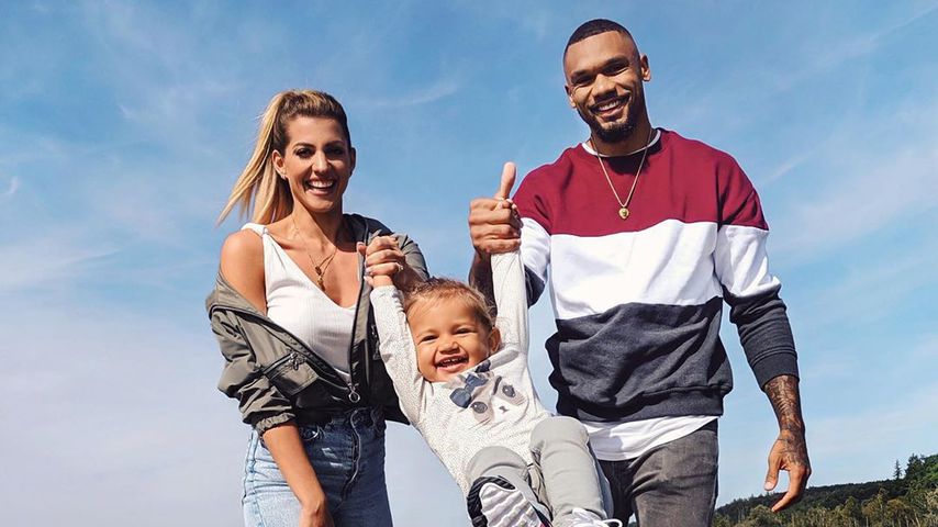 Sarah und Dominic Harrison mit Mia Rose, Oktober 2019