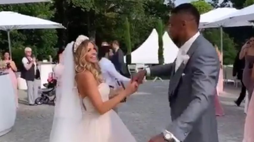 Sarah und Dominic Harrison am Tag ihrer zweiten Hochzeit