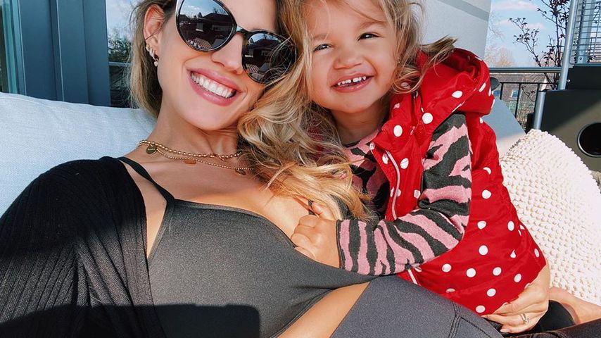 Sarah und Mia Rose Harrison
