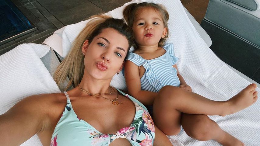Sarah und Mia Rose Harrison