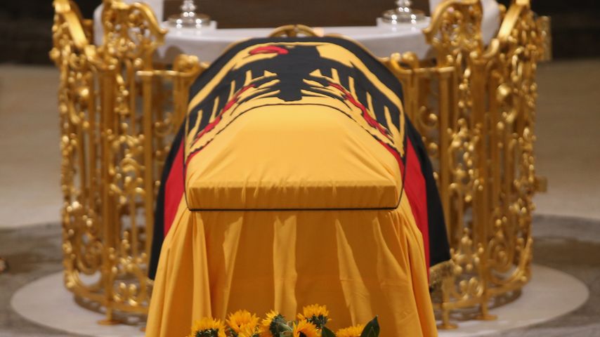 Helmut Schmidt: Internationale Politprominenz nimmt Abschied