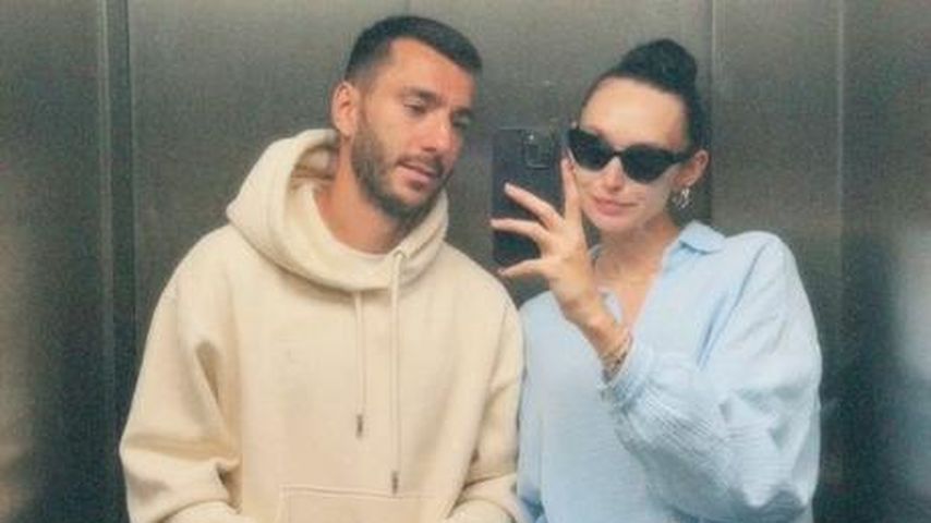 Süß! Neu-Mama Anna Adamyan unternimmt Ausflug mit ihrem Baby