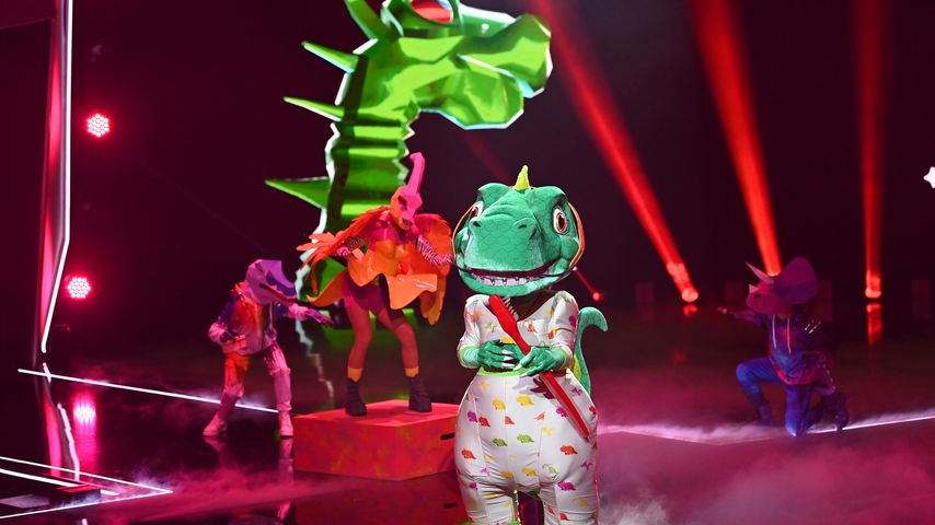 Sasha als der Dino bei "The Masked Singer"