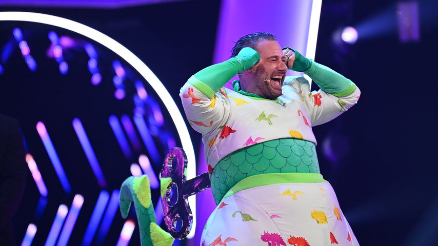 Sasha als der Dino bei "The Masked Singer"