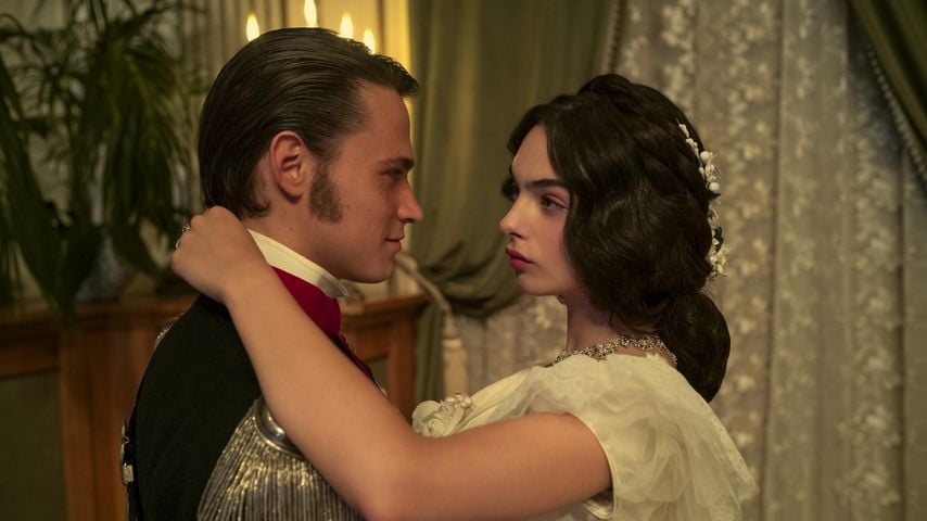 Saul Nanni als Tancredi mit Deva Cassel als Angelica in "Der Leopard"