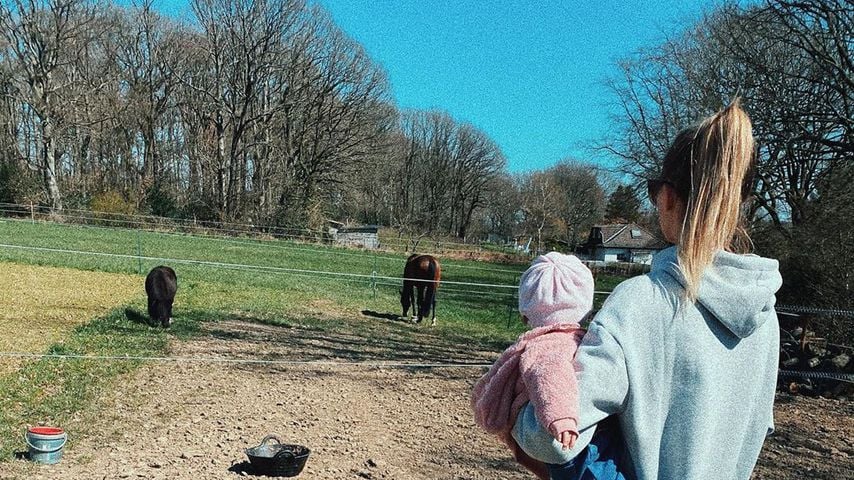 Scarlett Gartmann mit ihrer Tochter, April 2020