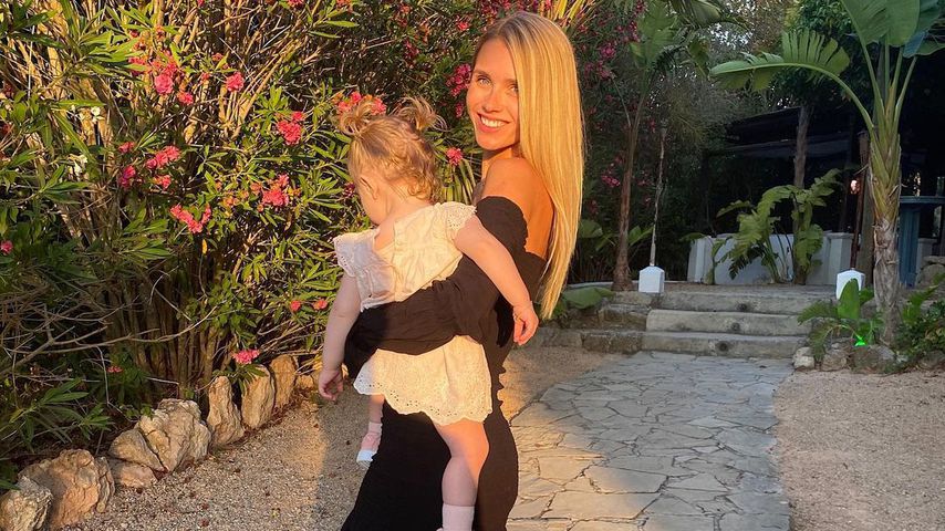 Scarlett Gartmann mit ihrer Tochter