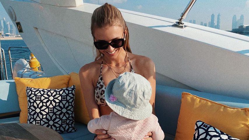 Meilenstein: Neu-Mama Scarlett Gartmann verreist mit Baby